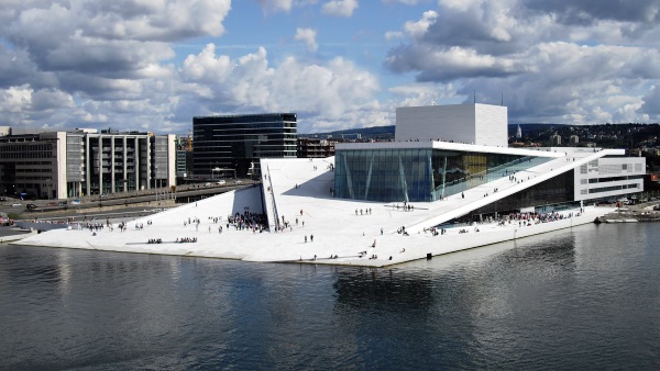 Oslo, Hvidsten kro og Jelling monumenterne